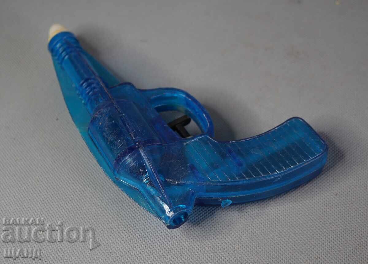 Licitație Jucărie veche din plastic, tip pistol cu apă, din perioada comunistă