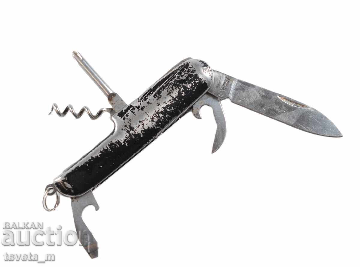Pocket knife with 5 tools