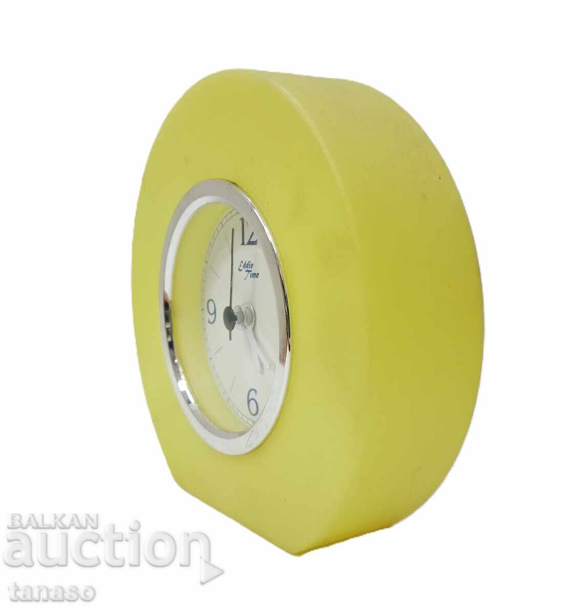 Auction  Table and wall clock – Eddie Time, Mid-Century Modern