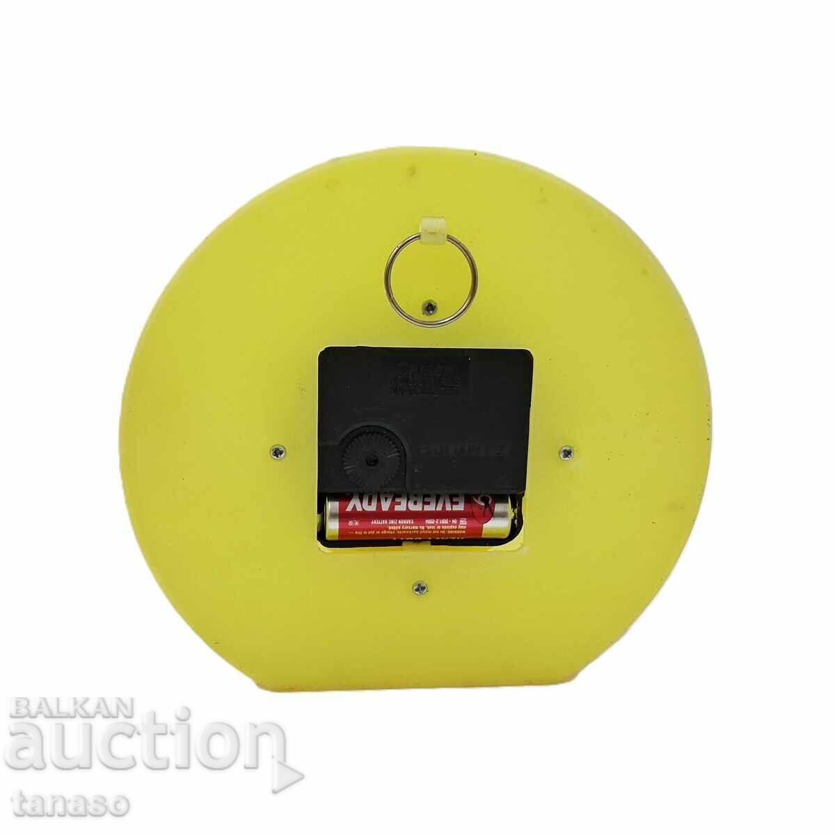 Delivery of Table and wall clock – Eddie Time, Mid-Century Modern