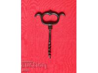 Tirbușon vechi din fier "Sprânceana"