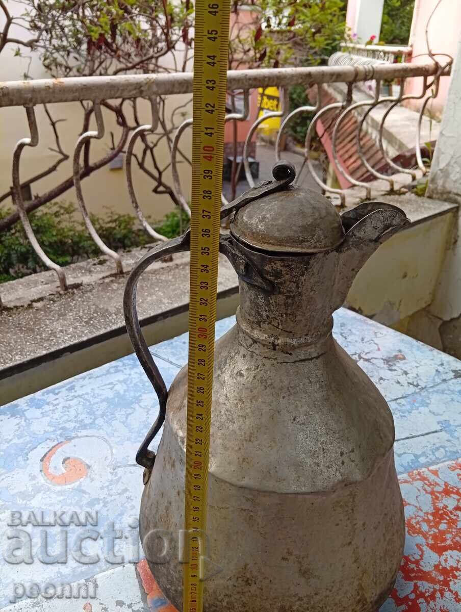 Gium, ibric foarte vechi cu preț € 75.00 | 146.69 BGN