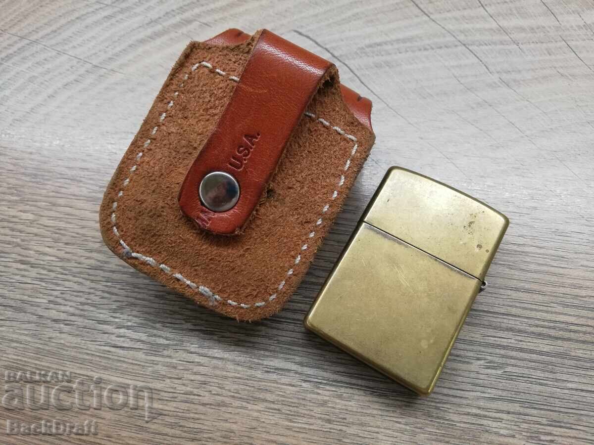 Brichetă originală pe benzină Zippo cu toc din piele cu preț € 39.90 | 78.04 BGN