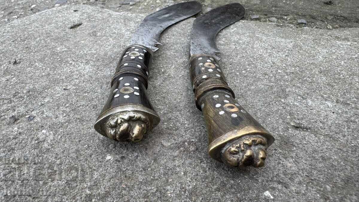 Cuțit Kukri nepalez vechi, bine păstrat, două bucăți, preț fix - 13