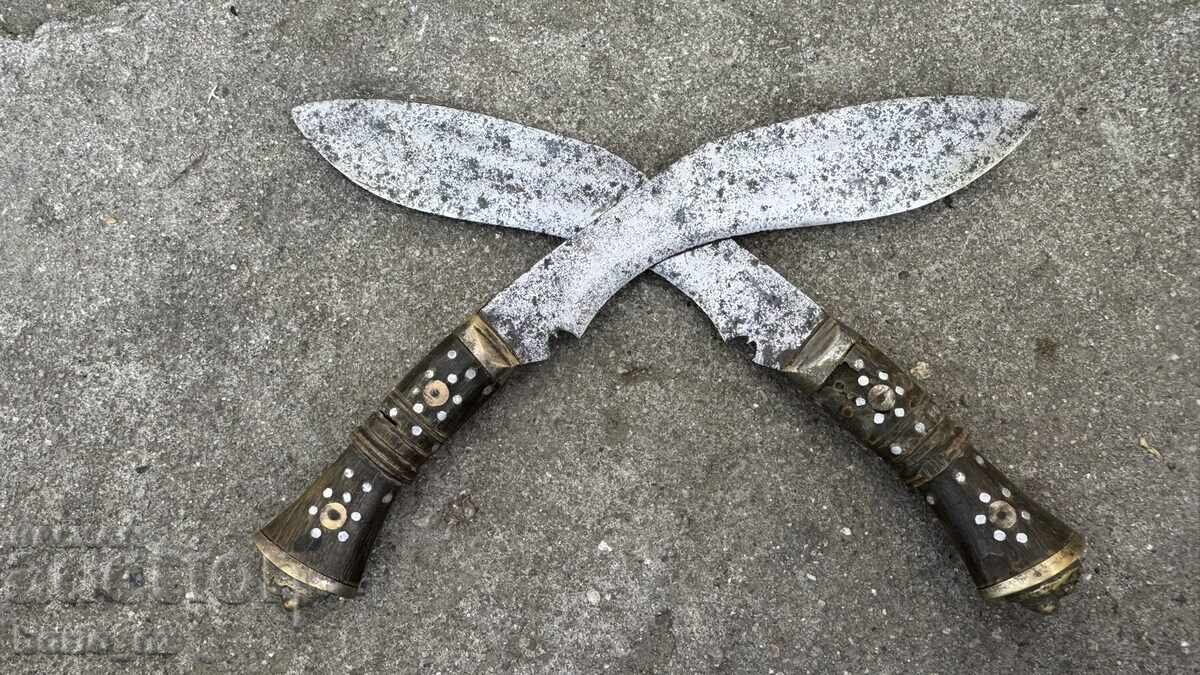 Cuțit Kukri nepalez vechi, bine păstrat, două bucăți, preț fix