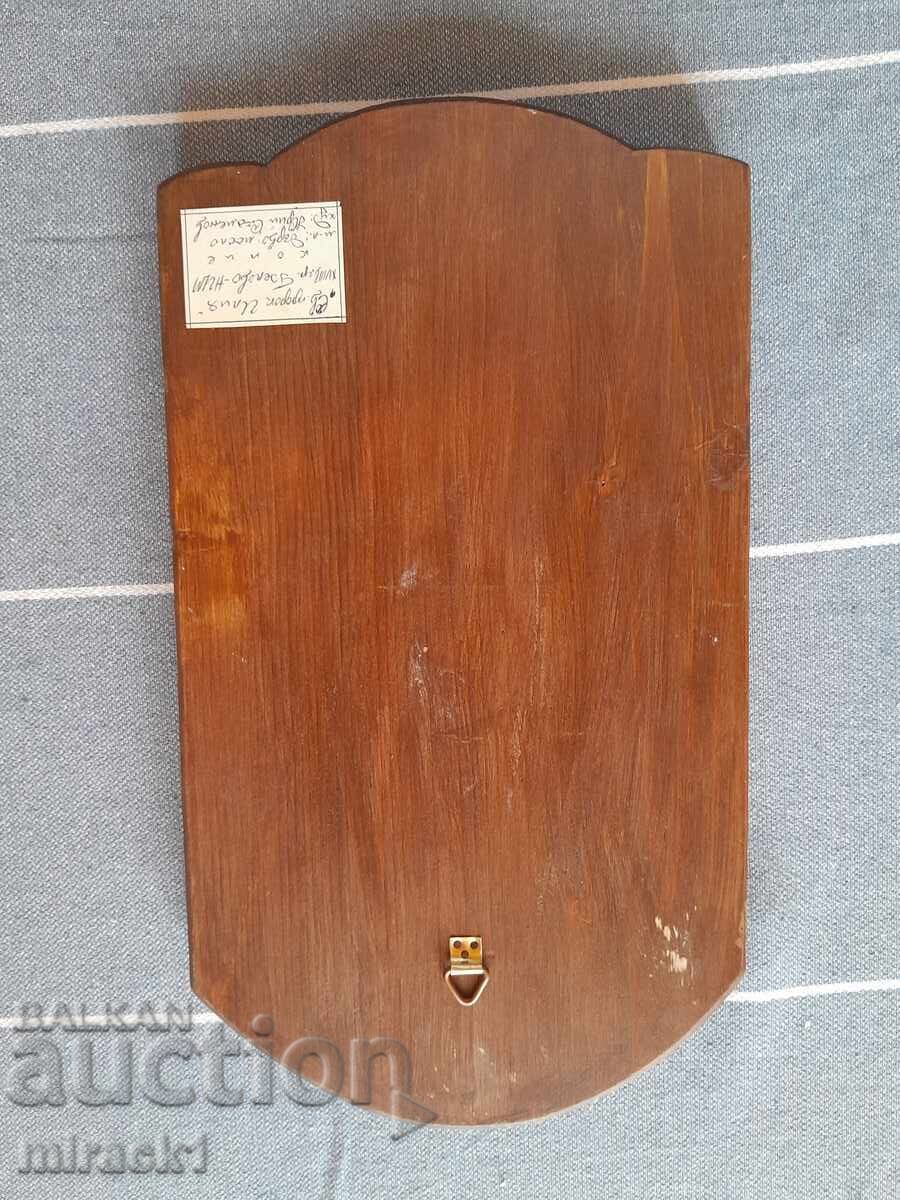 Icoană pictată în ramă sculptată în lemn cu preț € 55.00 | 107.57 BGN