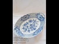 Openwork porcelain dish