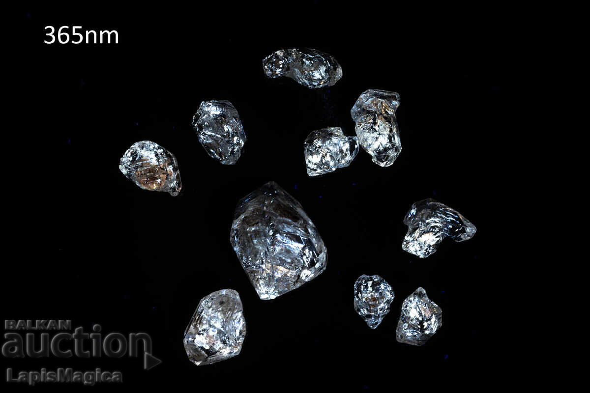 Παρτίδα 10 τεμ. κρύσταλλοι χαλαζία με εγκλείσματα πετρελαίου 29.2ct φθορίζοντες