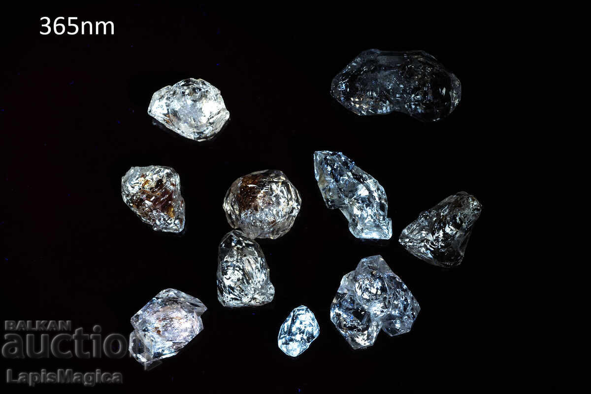 Παρτίδα 10 τεμ. κρύσταλλοι χαλαζία με εγκλείσματα πετρελαίου 24.1ct φθορίζοντες