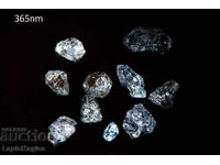 Παρτίδα 10 τεμ. κρύσταλλοι χαλαζία με εγκλείσματα πετρελαίου 24.1ct φθορίζοντες
