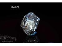 Κρύσταλλο χαλαζία πετρελαίου 8.7ct φθορίζον