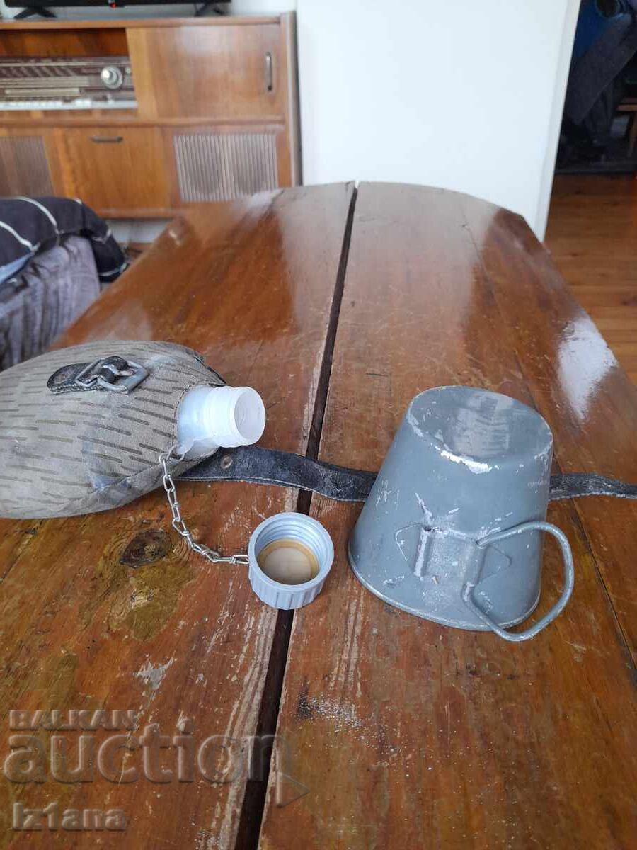 Livrarea O pălărie veche de soldat