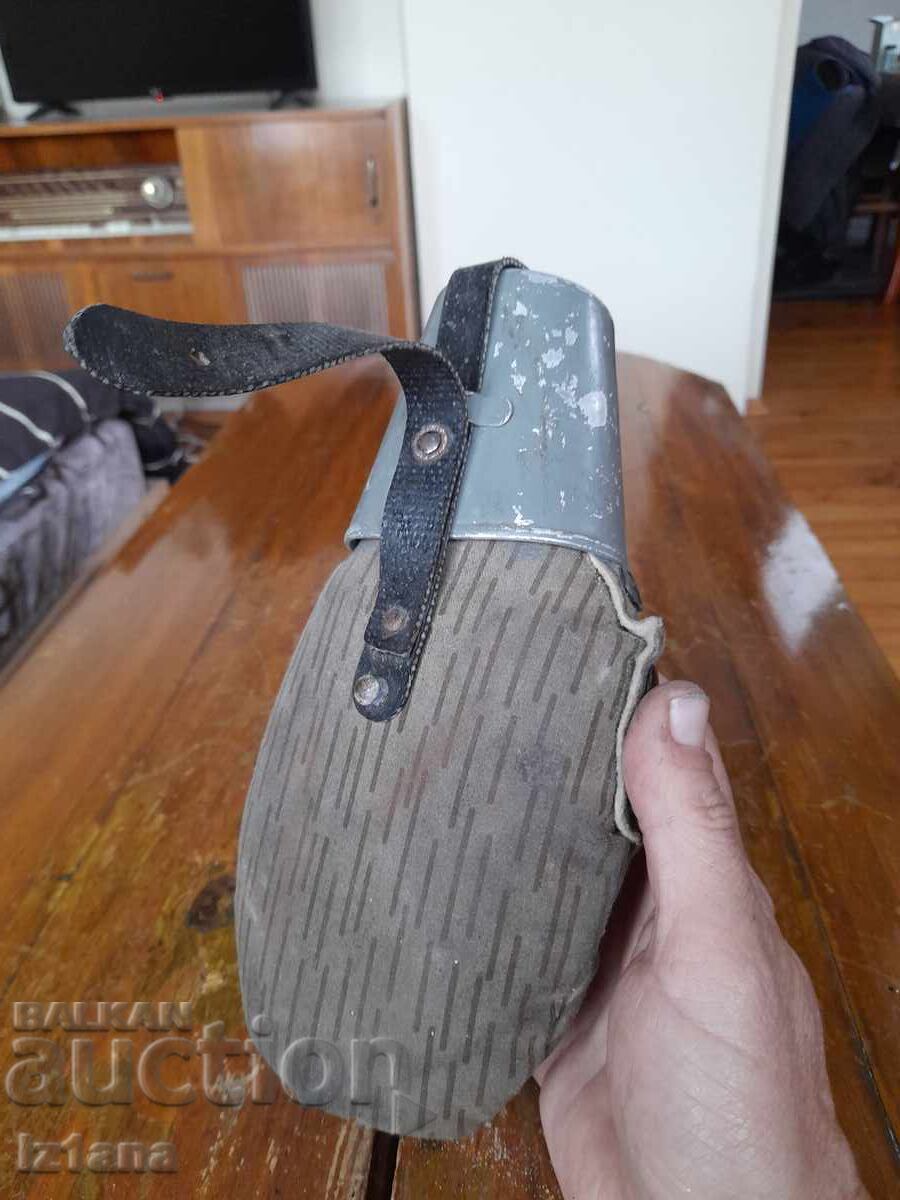 O pălărie veche de soldat