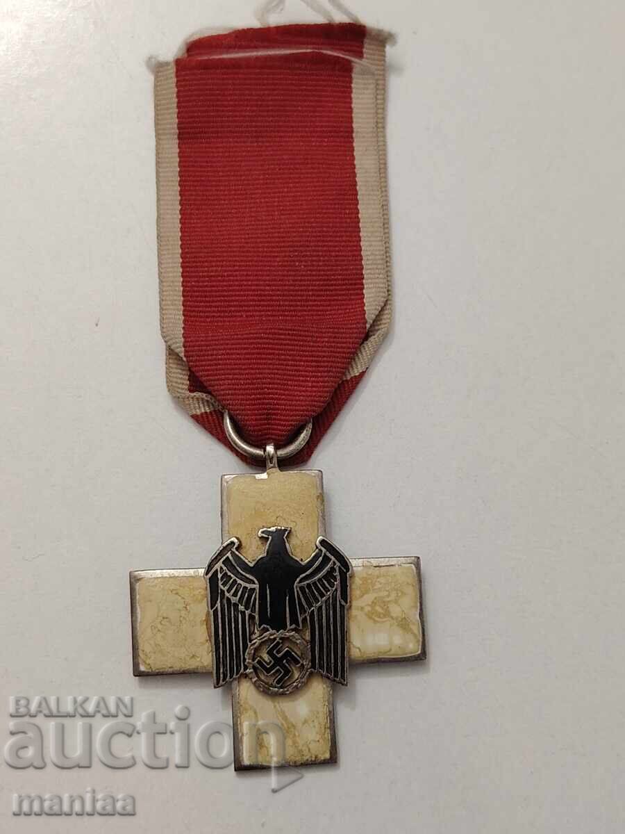 Ordinul celui de-al 3-lea Reich 1939-1944 cu preț € 125.00 | 244.48 BGN