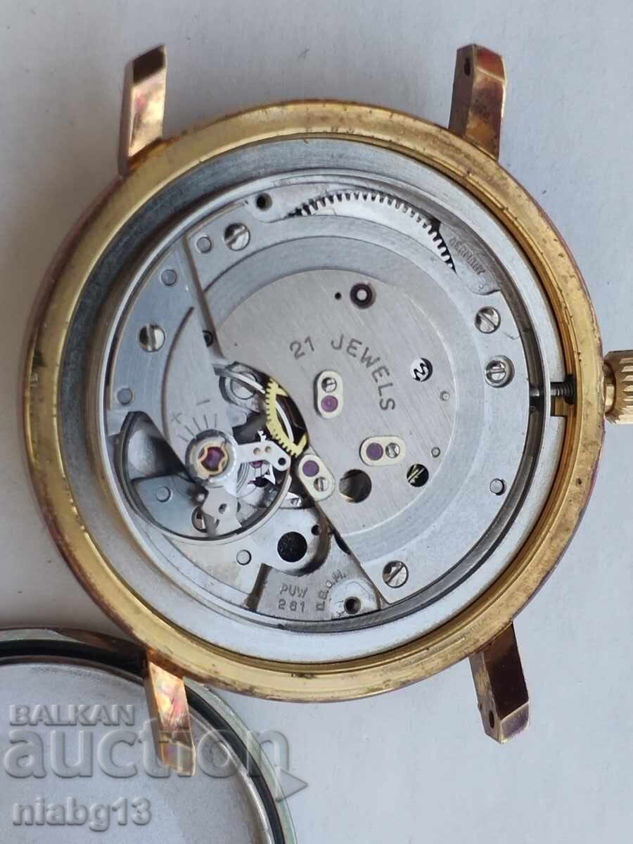 Livrarea Porta cu autocolant