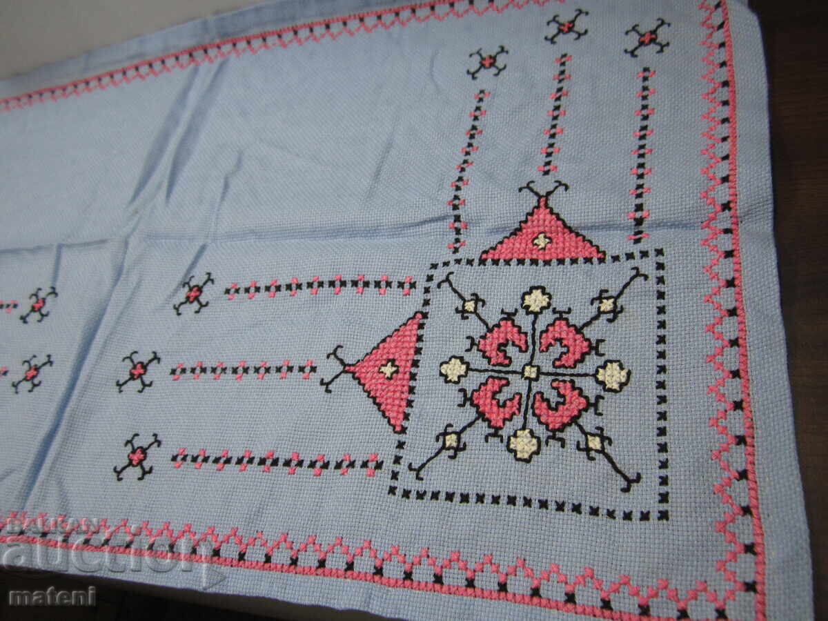 VECHE FAȚĂ DE MASĂ CU BRODERIE MANUALĂ (ȘEVIȚĂ) cu preț € 2.00 | 3.91 BGN