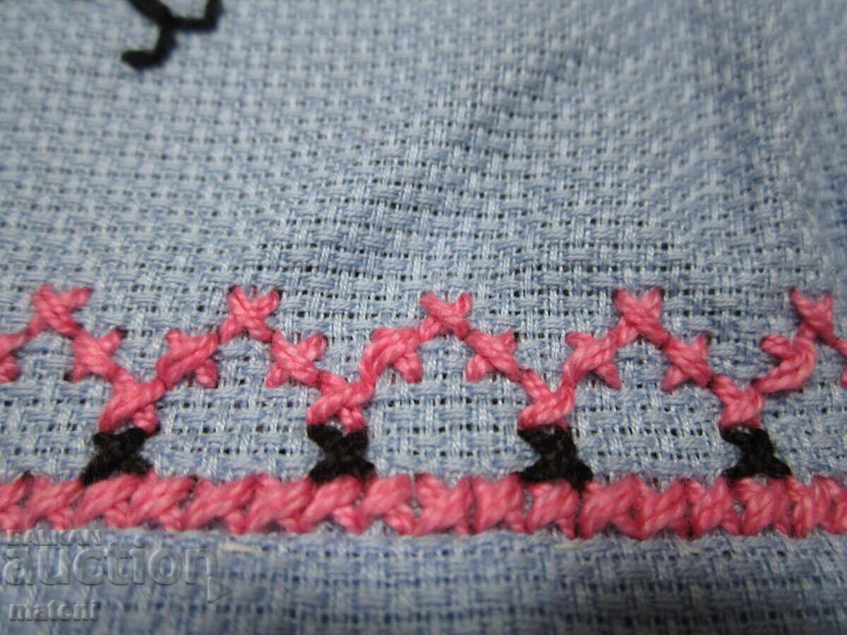 Livrarea VECHE FAȚĂ DE MASĂ CU BRODERIE MANUALĂ (ȘEVIȚĂ)