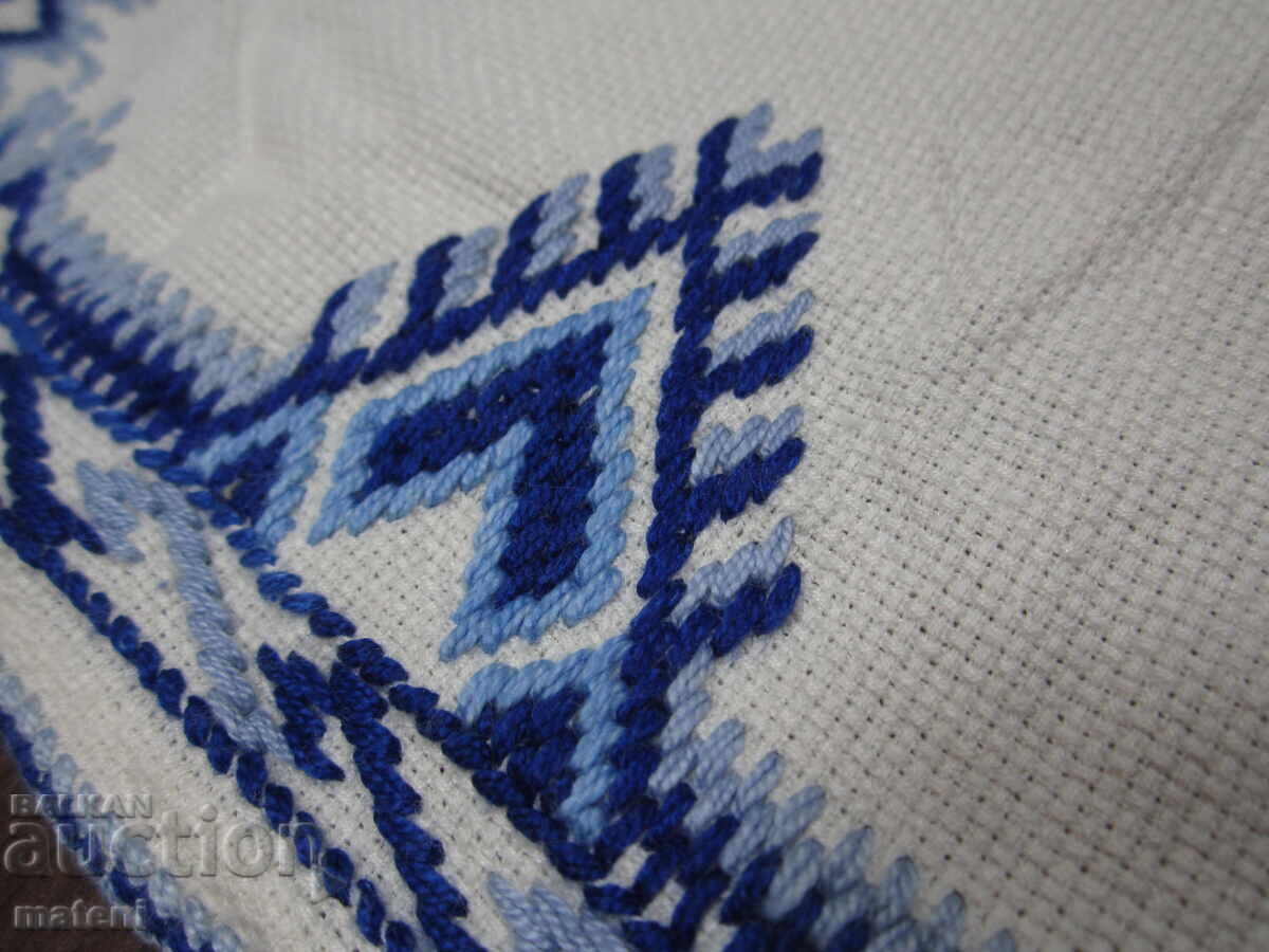 Auction  OLD KARE EMBROIDERY HANDMADE PATTERN TABLECLOTH