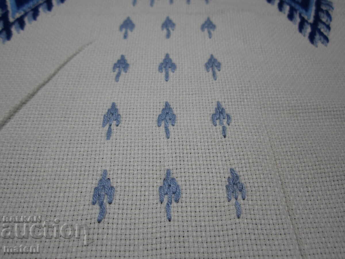 Delivery of OLD KARE EMBROIDERY HANDMADE PATTERN TABLECLOTH