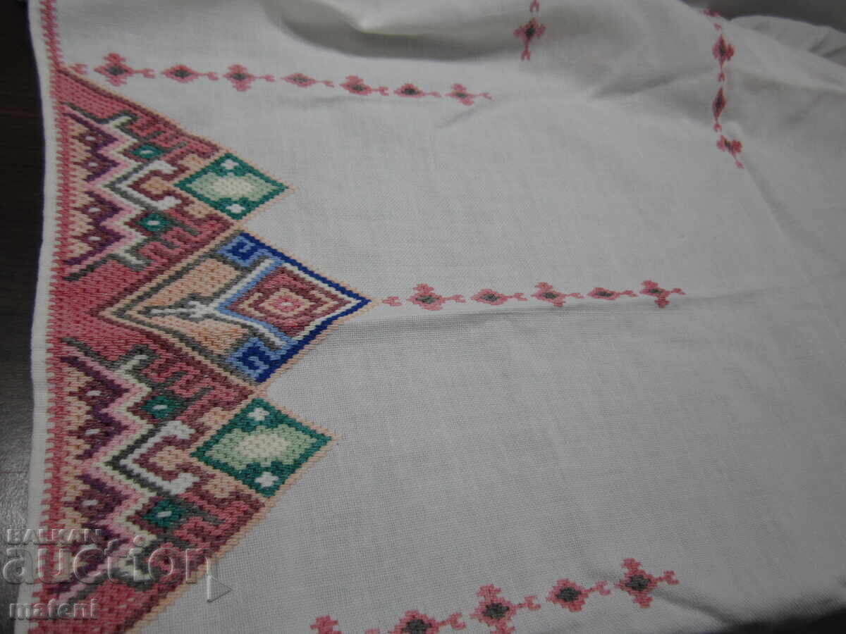 OLD KARE EMBROIDERY HANDMADE PATTERN TABLECLOTH with price € 2.00 | 3.91 BGN