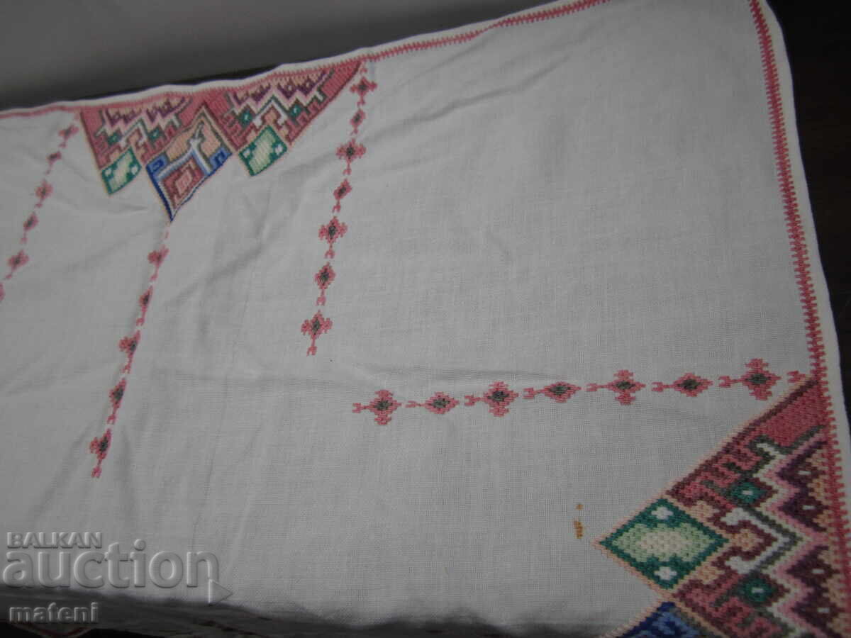 OLD KARE EMBROIDERY HANDMADE PATTERN TABLECLOTH