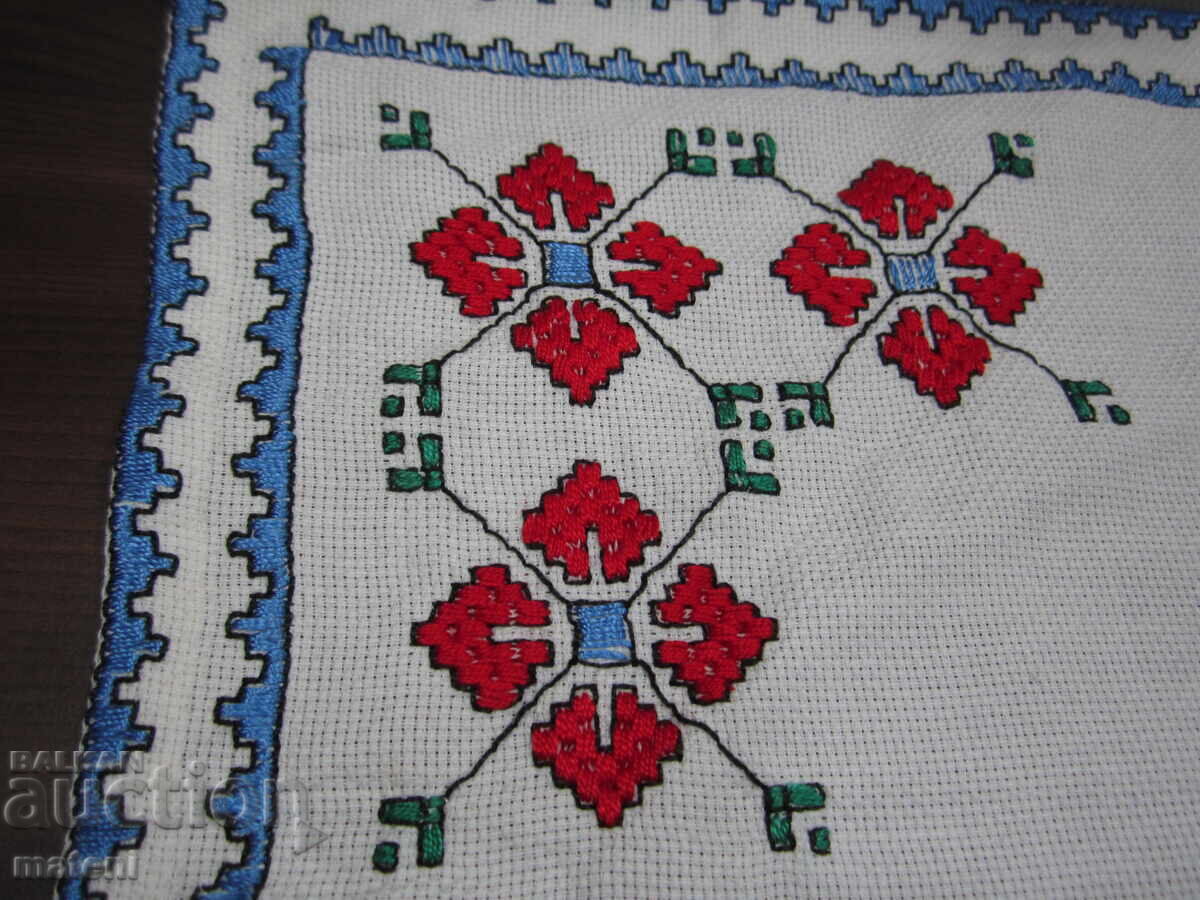 OLD KARE EMBROIDERY HANDMADE PATTERN TABLECLOTH with price € 2.00 | 3.91 BGN