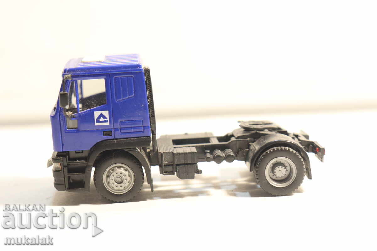 HERPA H0 1/87 IVECO CAP TRACTOR MODEL CAMION cu preț € 6.00 | 11.74 BGN