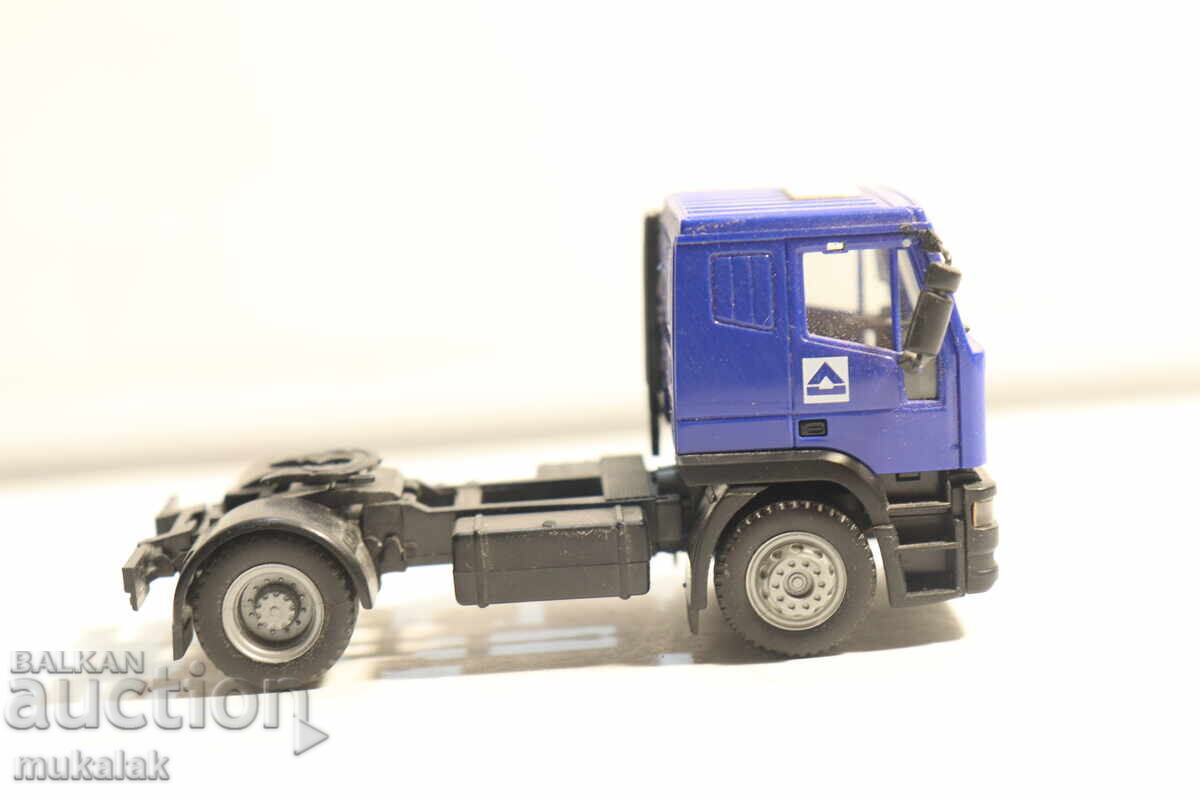 Livrarea HERPA H0 1/87 IVECO CAP TRACTOR MODEL CAMION