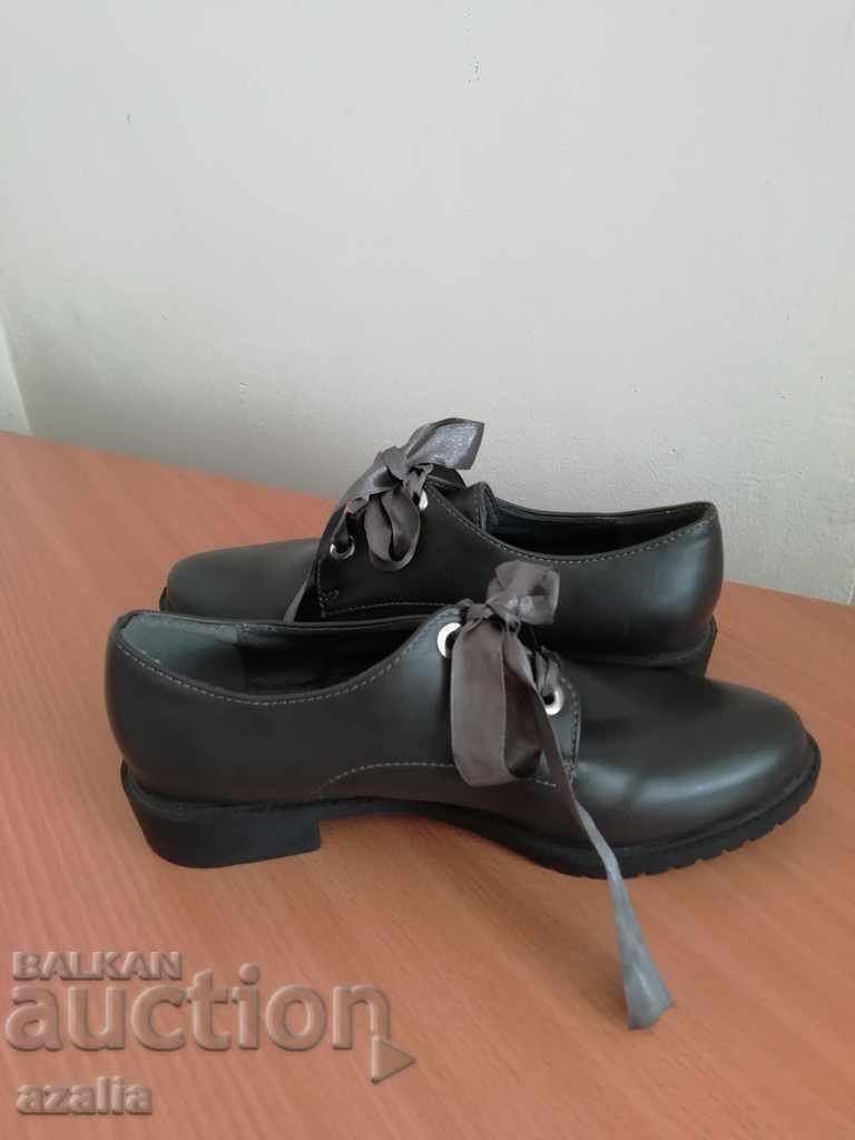 Pantofi noi de dama, marimea 36 cu preț € 17.40 | 34.03 BGN