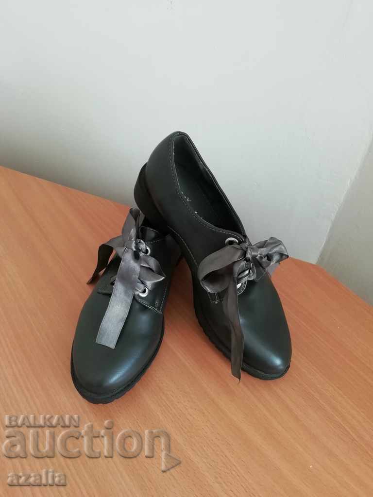 Нови дамски обувки, 36 номер
