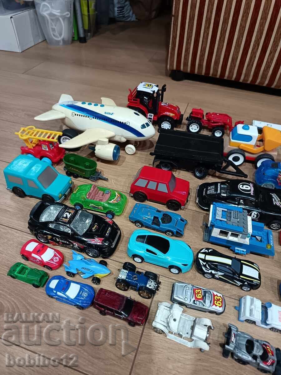 Livrarea Lot de mașinuțe din plastic și metal