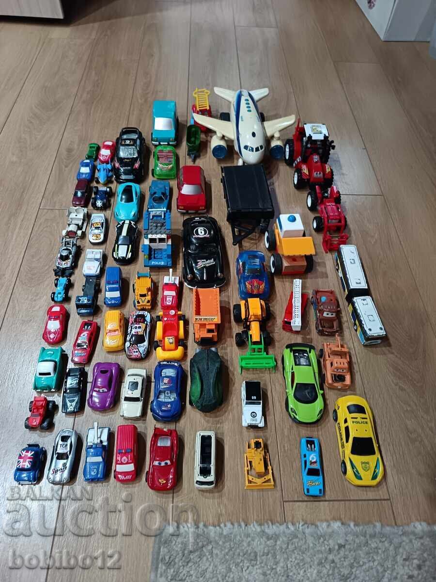 Lot de mașinuțe din plastic și metal