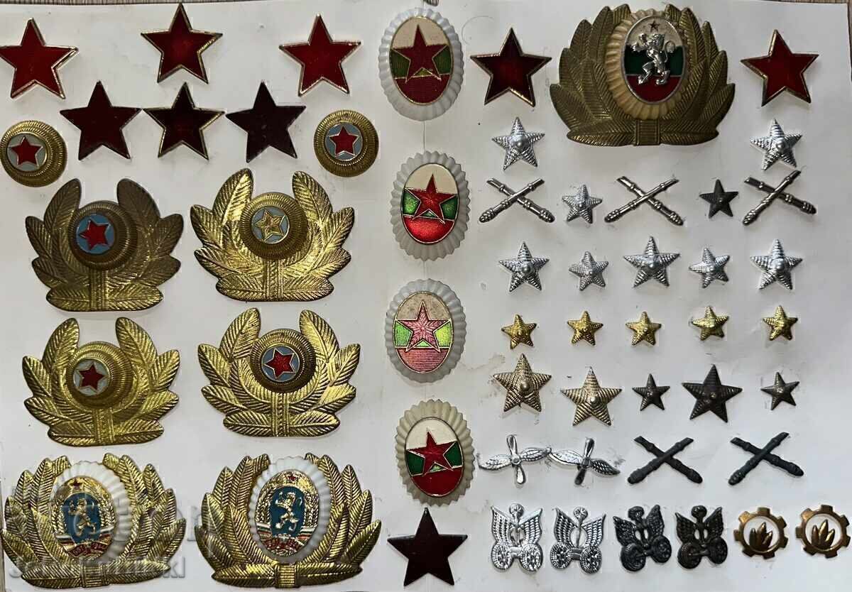 LOT KOKARDI, MONOGRAMI, PETOLŬCHKI, ZVEZDI — 54 broya LOT KOKARDI, MONOGRAMI, PETOLŬCHKI, ZVEZDI — 54 broya