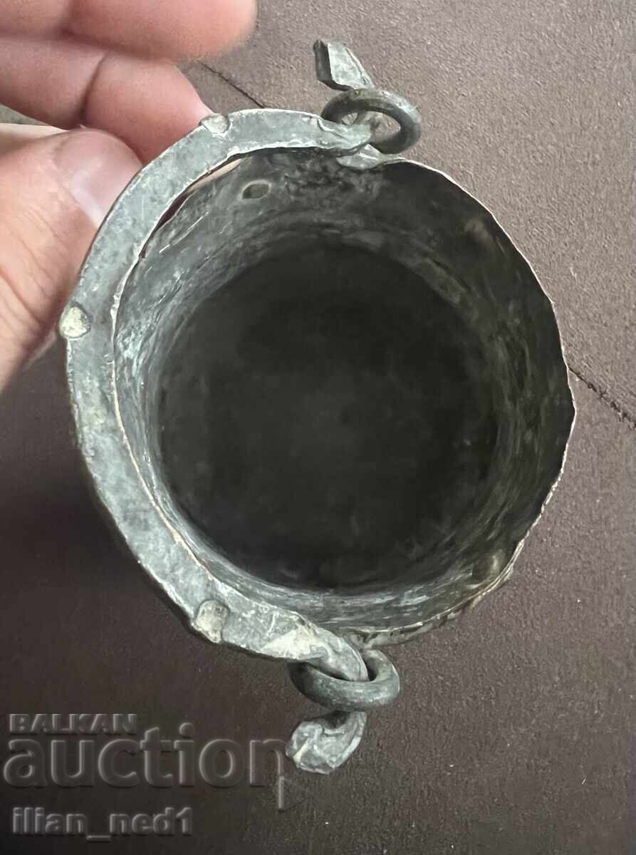 Старо медно малко котле, менче с цена € 20.00 | 39.12 лв.