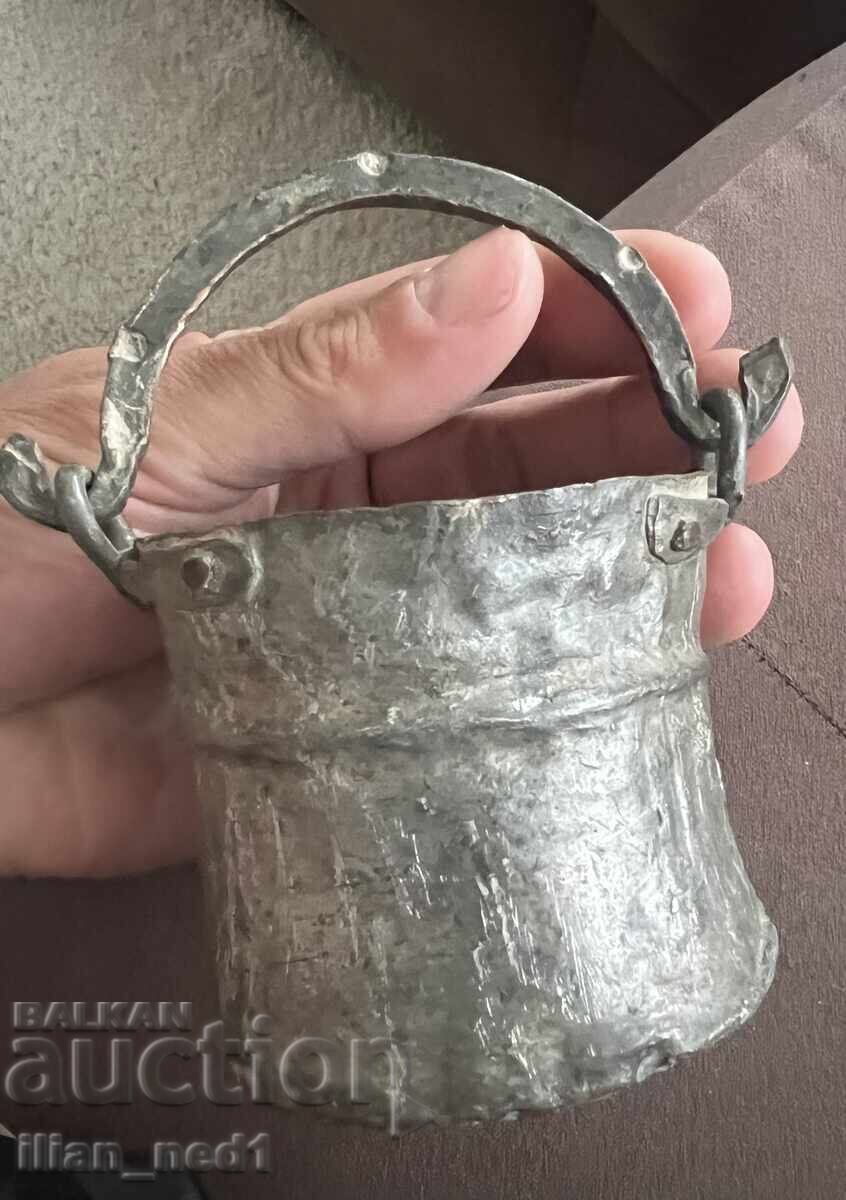 Доставка на Старо медно малко котле, менче