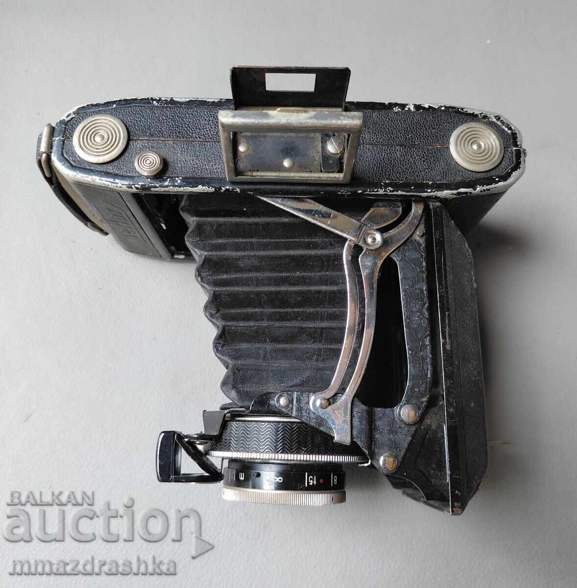 Aparat foto Zeiss Ikon cu preț € 11.00 | 21.51 BGN