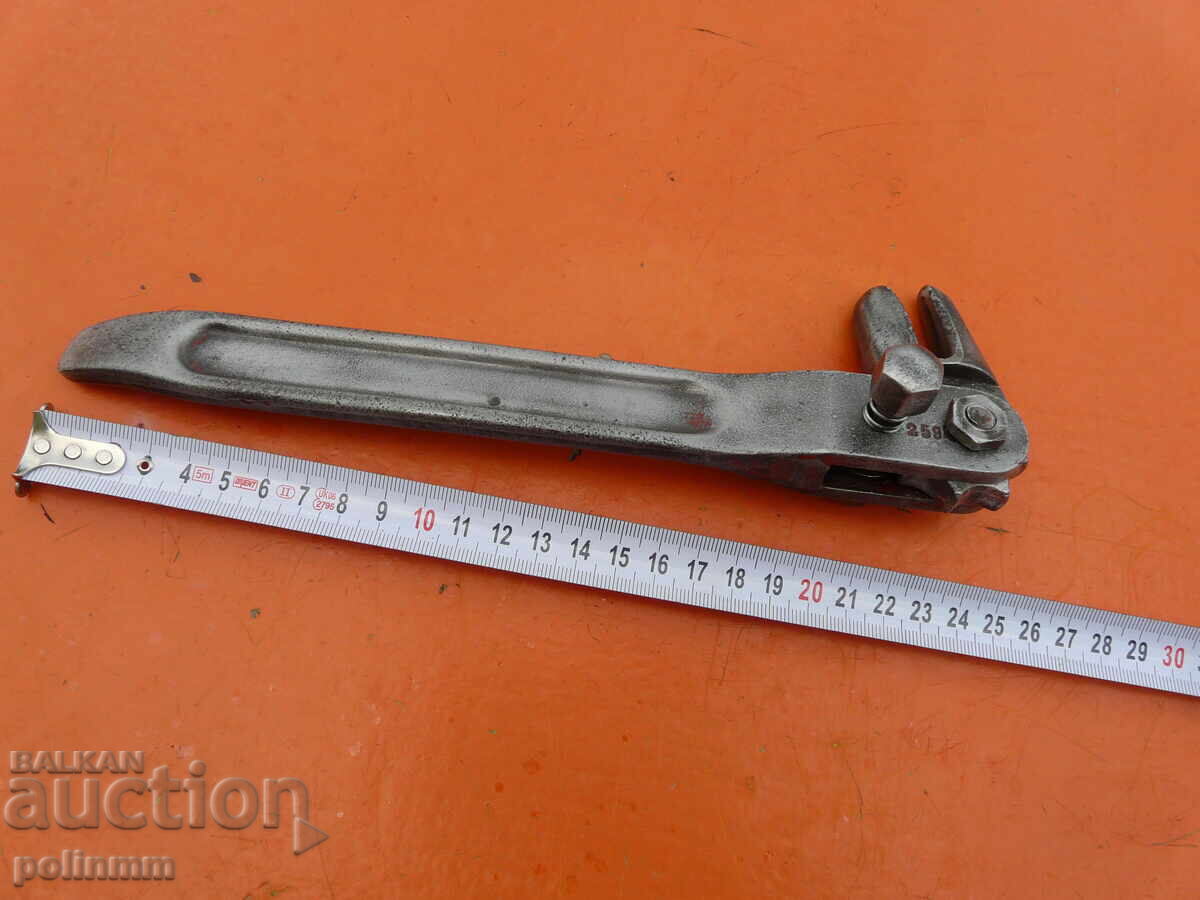 Unealtă germană veche de tinichigerie - 617 cu preț € 50.00 | 97.79 BGN