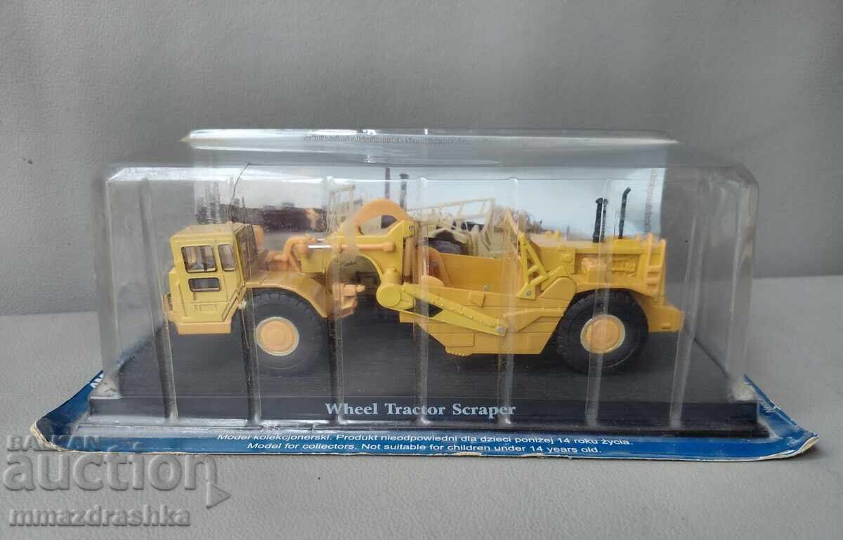 Макет на Wheel Tractor Scraper