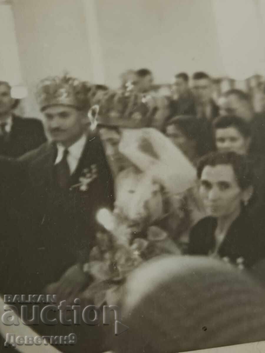 Licitație Nuntă la biserica „Sfânta Treime” din Sviștov în 1946