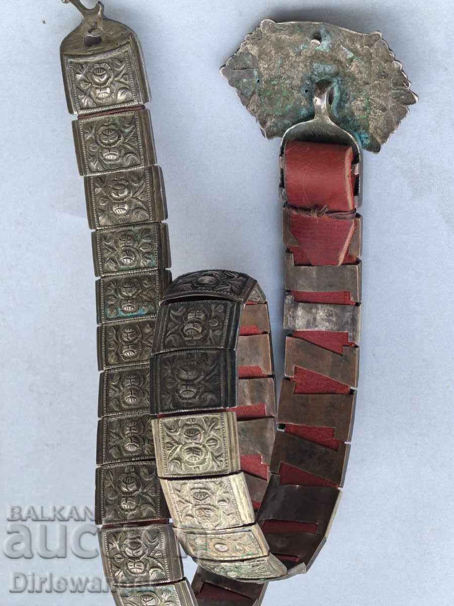 ❗ CUREA DE ARGINT DE SAMOKOV. BĂTUTĂ MANUAL. PAFTALE cu preț € 1050.00 | 2053.63 BGN