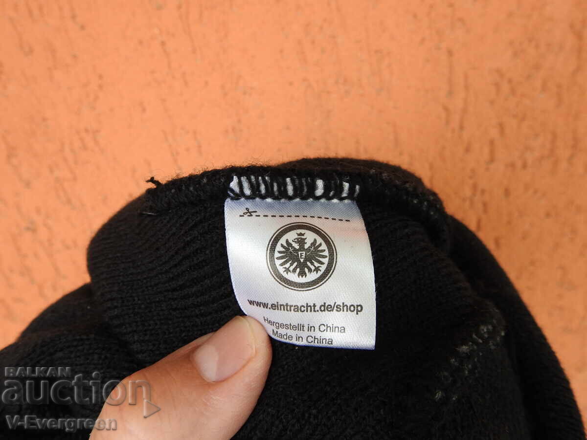 Livrarea Căciulă de iarnă originală Eintracht Frankfurt Livrarea Căciulă de iarnă originală Eintracht Frankfurt
