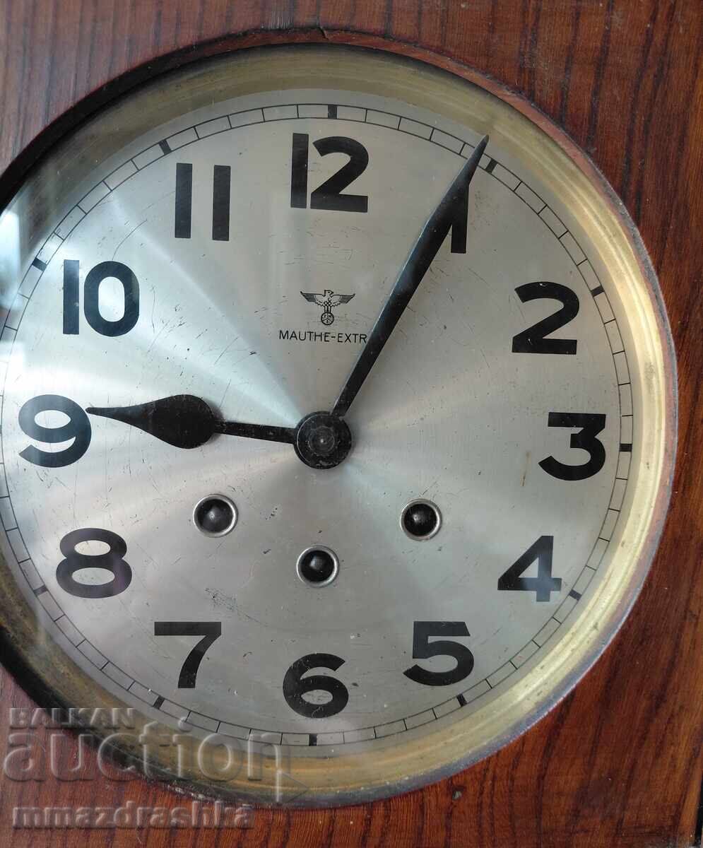 Голям 80 см стенен часовник Юнгханс с цена € 6.50 | 12.71 лв.