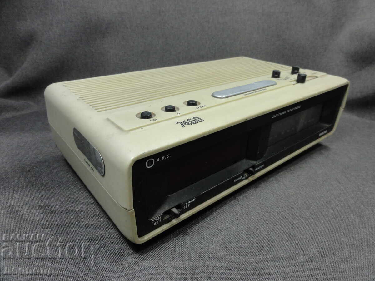 Auction  BZC STAR RETRO TABLETOP TRANSISTOR RADIO CLOCK PHILIPS