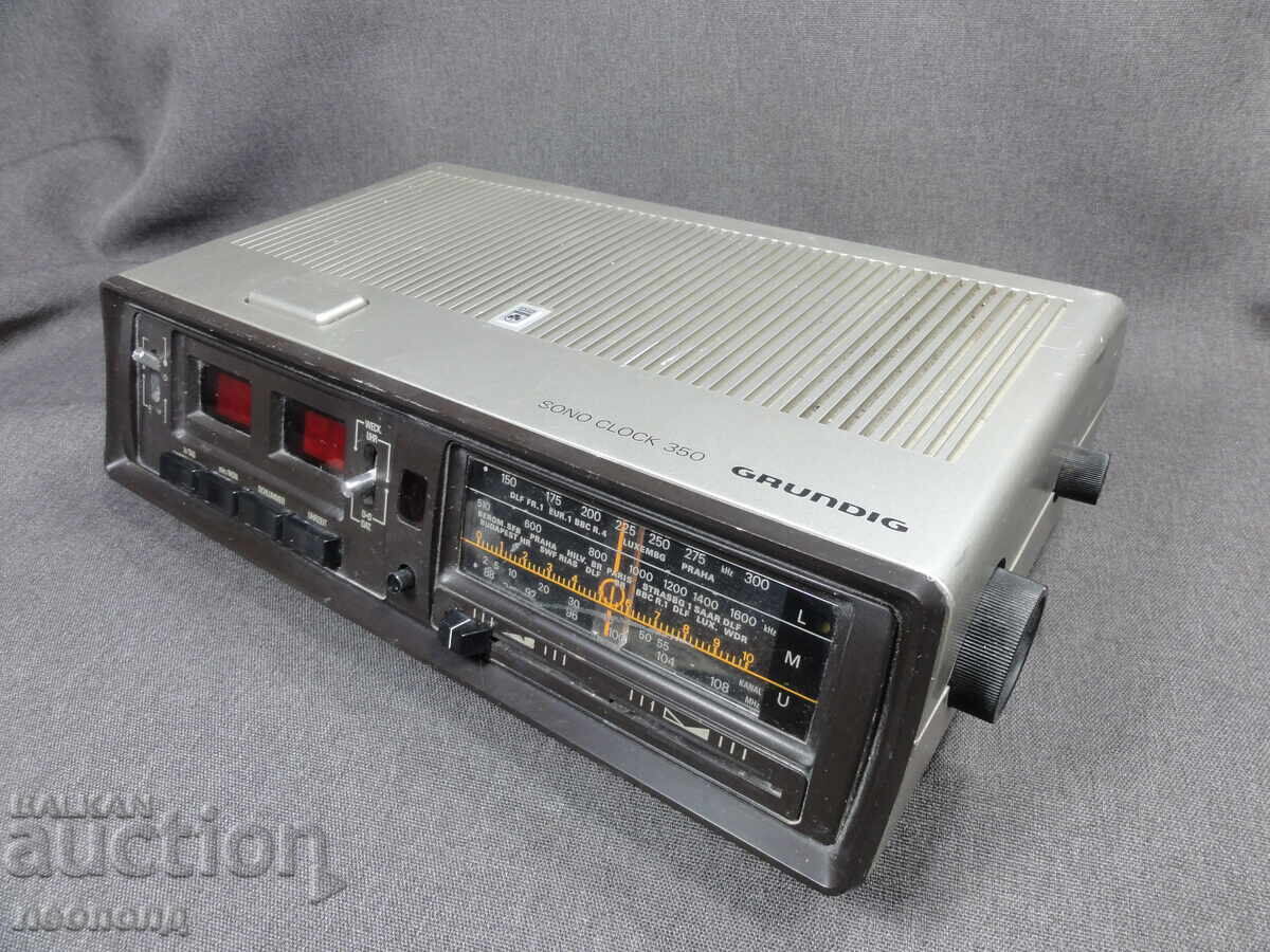 RADIO CEAS DE MASĂ RETRO VINTAGE GRUNDIG BZC STAR cu preț € 6.50 | 12.71 BGN