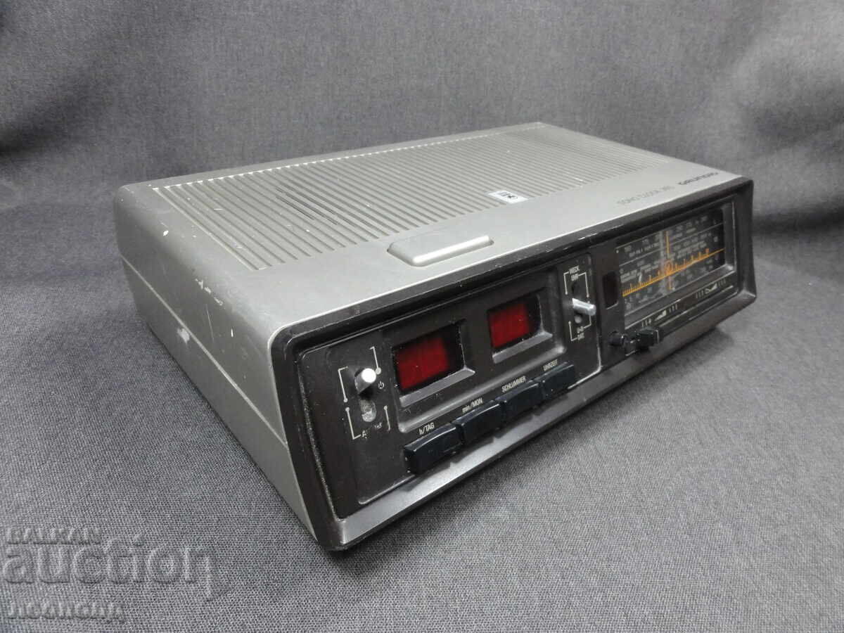 Licitație RADIO CEAS DE MASĂ RETRO VINTAGE GRUNDIG BZC STAR