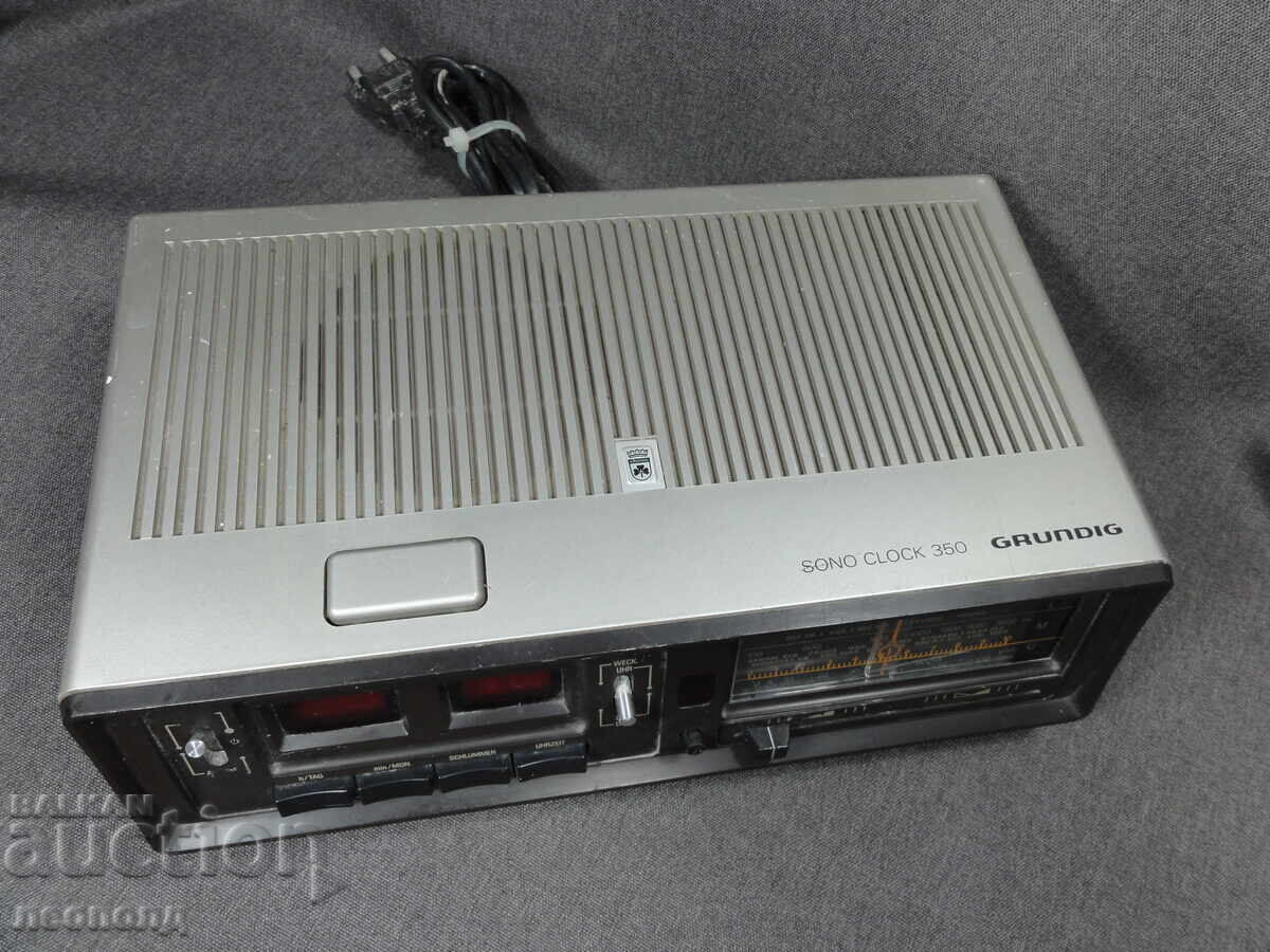 Livrarea RADIO CEAS DE MASĂ RETRO VINTAGE GRUNDIG BZC STAR