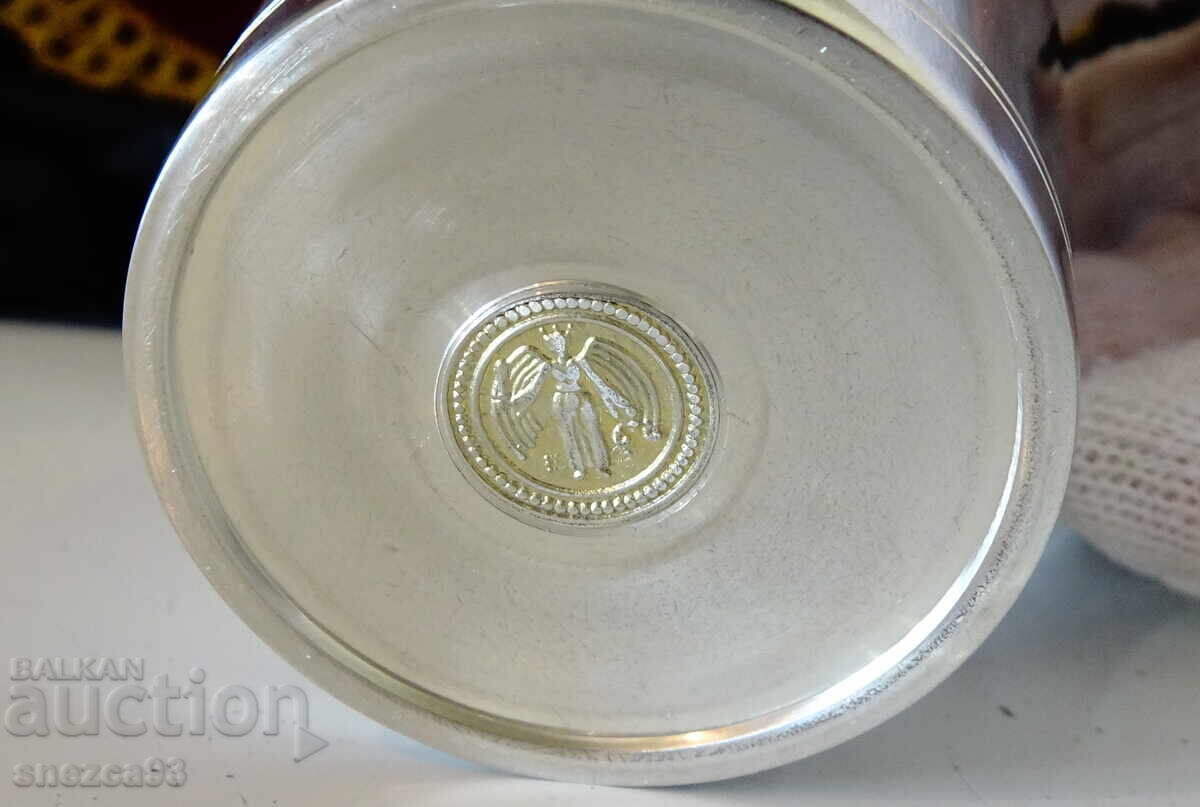 Livrarea Pahar de vin din cositor, dragon, scut