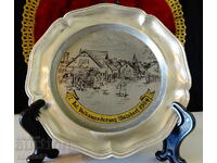 Калаена чиния с литография,селска картина.