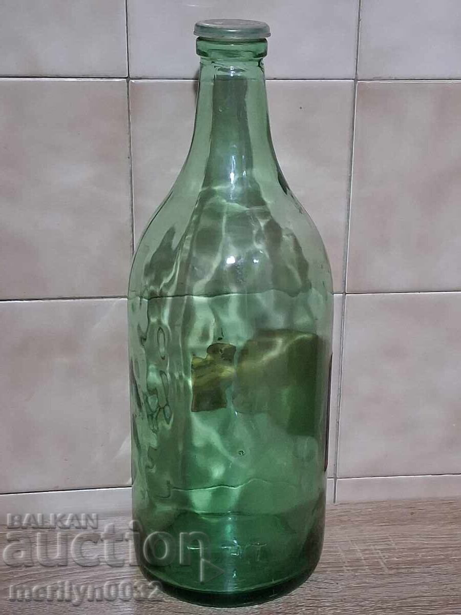 Livrarea Sticlă veche de apă minerală din anii '60