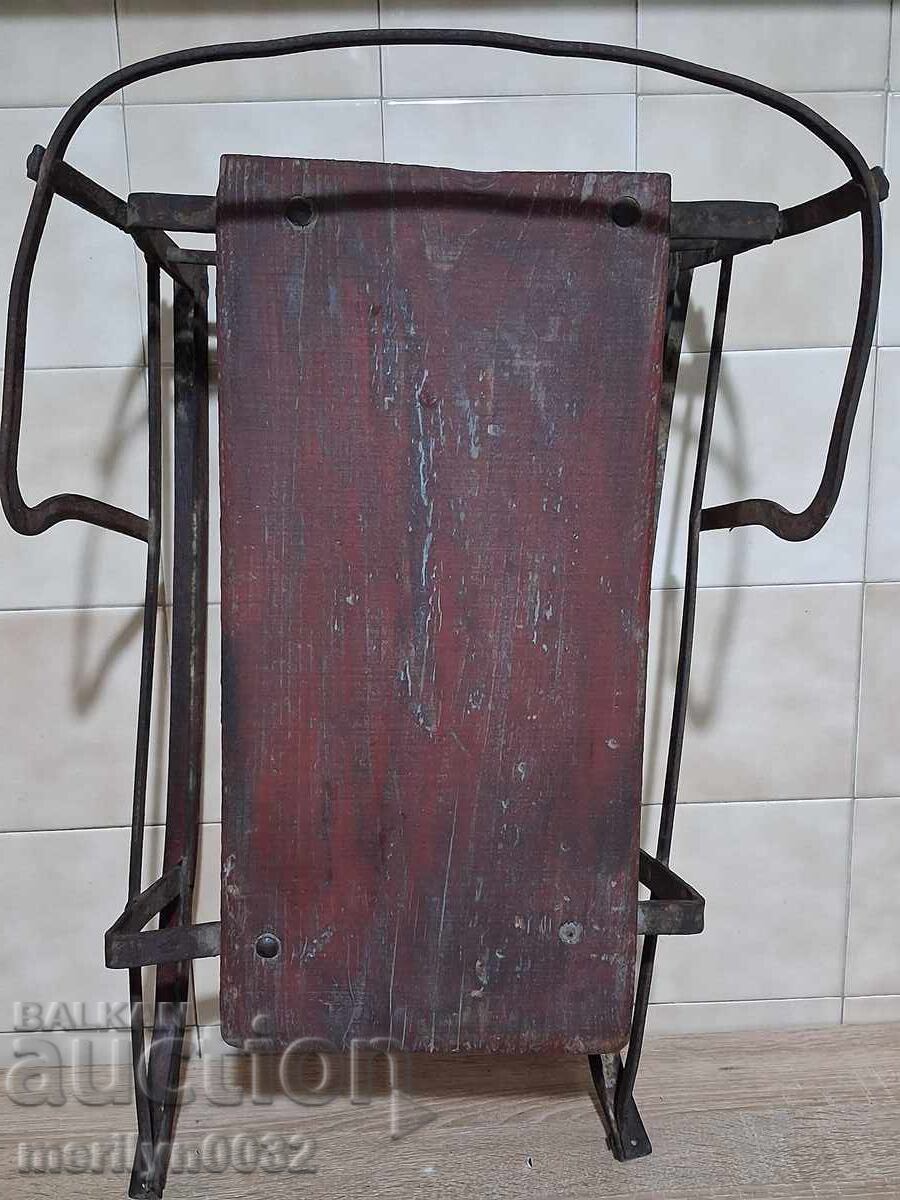 Livrarea Sanie forjată veche, jucărie pentru copii, prima jumătate a secolului XX